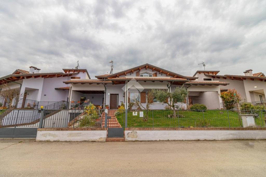 casa indipendente in vendita a Cesenatico in zona Cannucceto