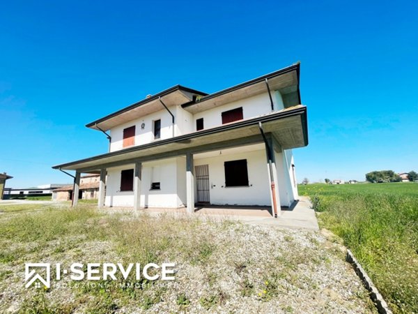 casa indipendente in vendita a Cesenatico in zona Sala