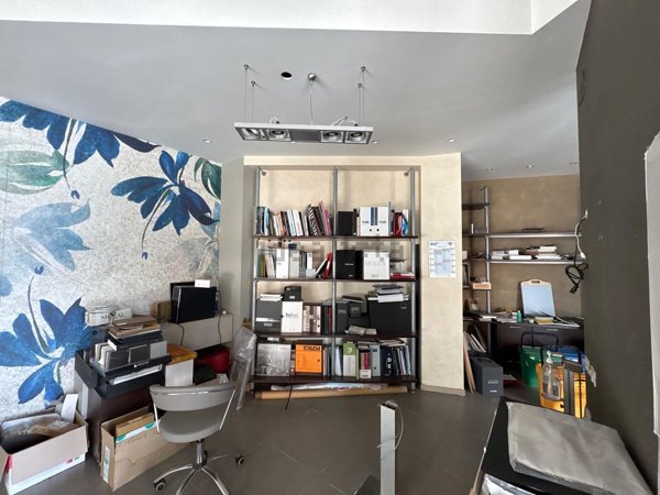 negozio in vendita a Cesenatico in zona Valverde