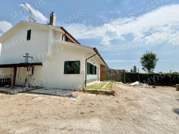 casa indipendente in vendita a Cesenatico in zona Cannucceto