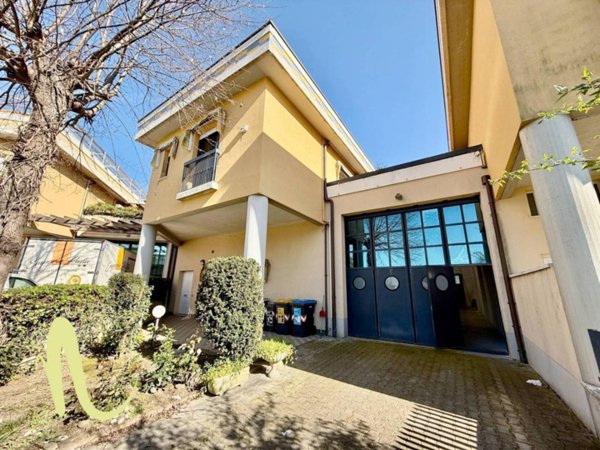 casa indipendente in vendita a Cesenatico