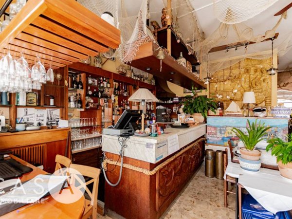 negozio in vendita a Cesenatico in zona Sala