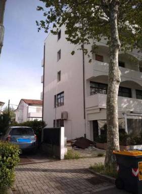 negozio in vendita a Cesenatico in zona Sala