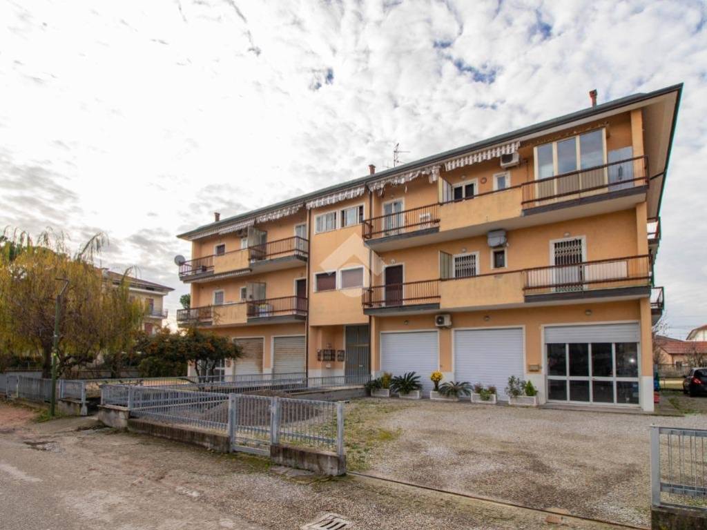 appartamento in vendita a Cesenatico in zona Villamarina