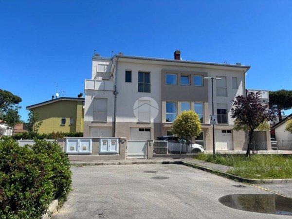 appartamento in vendita a Cesenatico in zona Villamarina