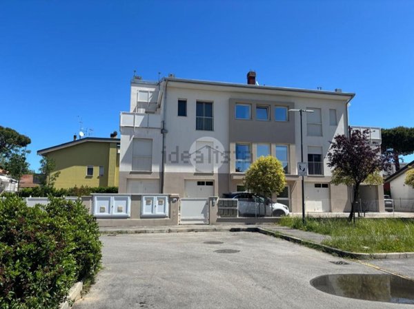appartamento in vendita a Cesenatico in zona Villamarina