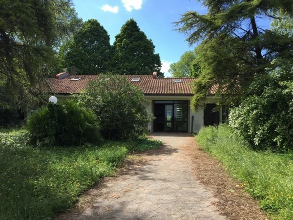casa indipendente in vendita a Cesenatico in zona Sala