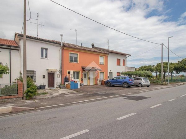 casa indipendente in vendita a Cesenatico in zona Villalta