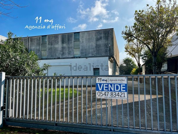 capannone in vendita a Cesenatico in zona Villamarina