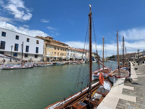 negozio in vendita a Cesenatico