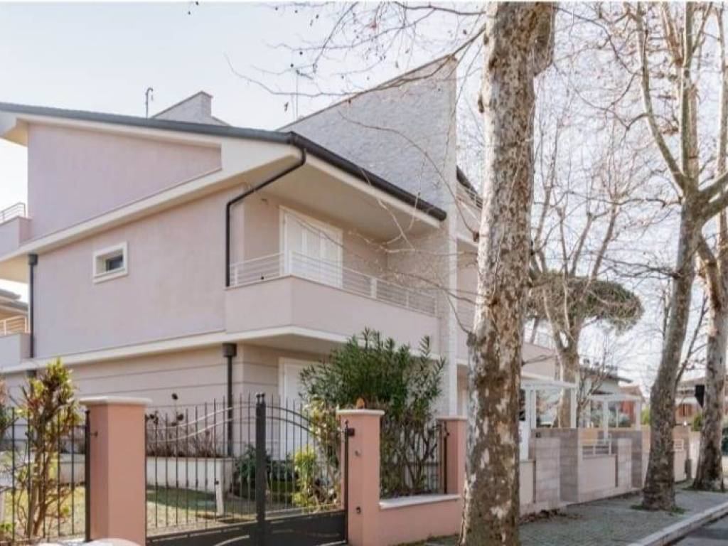 casa indipendente in vendita a Cesenatico