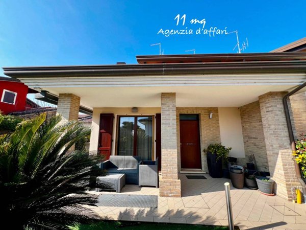casa indipendente in vendita a Cesenatico in zona Bagnarola