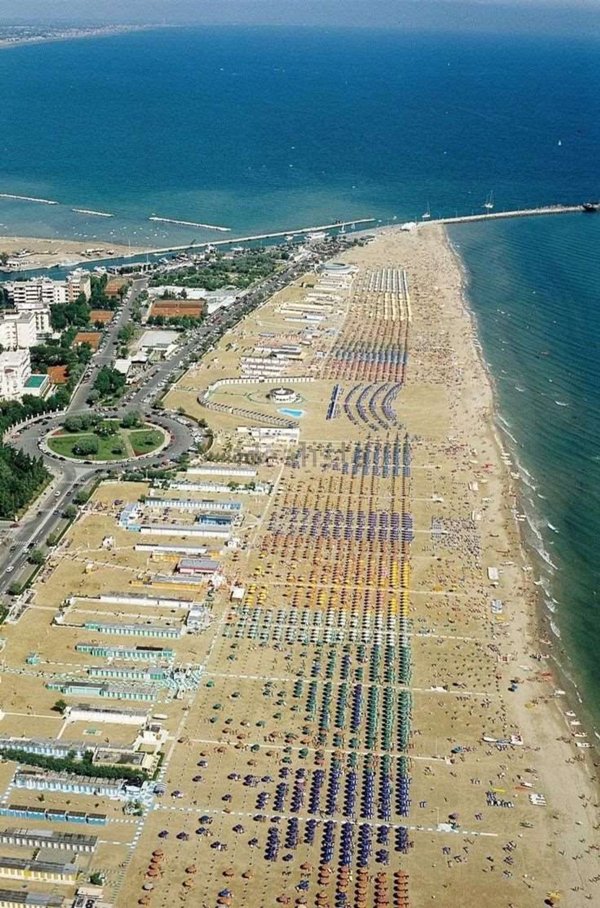 negozio in vendita a Cesenatico