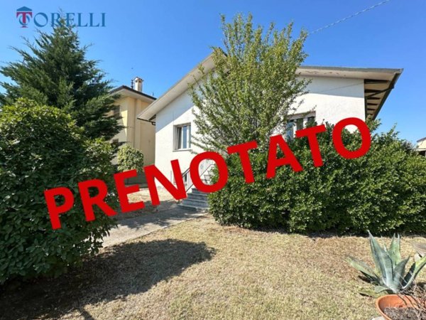 casa indipendente in vendita a Cesenatico in zona Sala