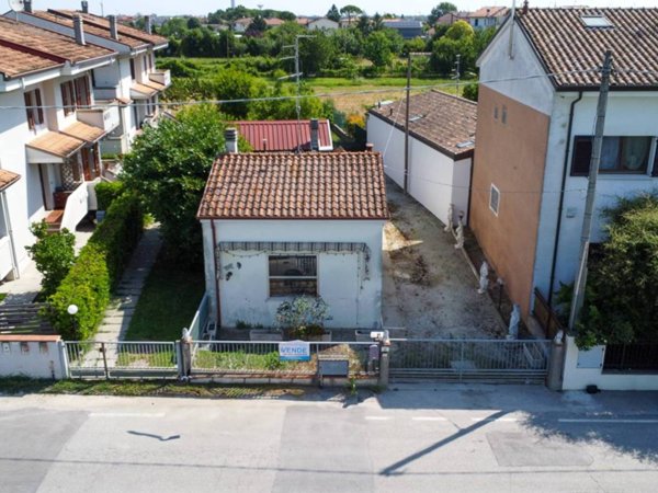 casa indipendente in vendita a Cesenatico in zona Borella