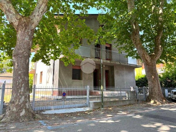 casa indipendente in vendita a Cesenatico in zona Villamarina