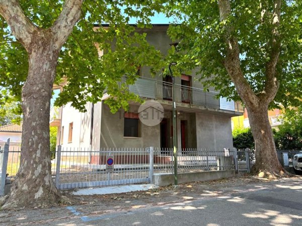 casa indipendente in vendita a Cesenatico in zona Villamarina