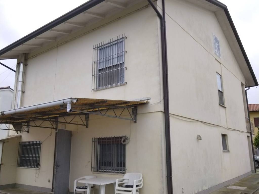 casa indipendente in vendita a Cesenatico in zona Sala