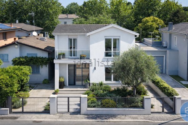 casa indipendente in vendita a Cesenatico