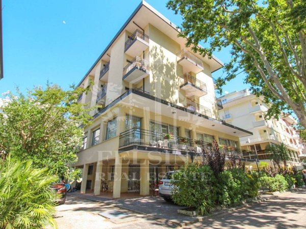 intera palazzina in vendita a Cesenatico