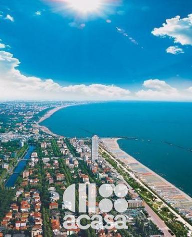 negozio in vendita a Cesenatico in zona Villamarina