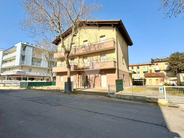 appartamento in vendita a Cesenatico in zona Villamarina