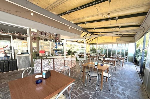 negozio in vendita a Cesenatico in zona Valverde