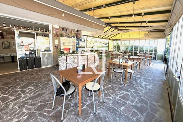 negozio in vendita a Cesenatico in zona Valverde