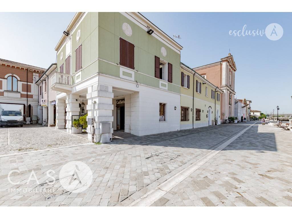 negozio in vendita a Cesenatico