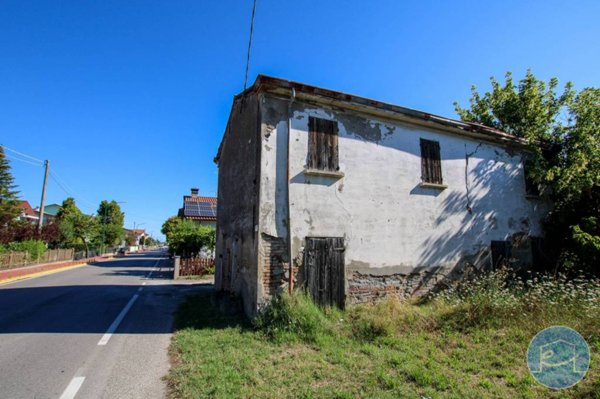 casa indipendente in vendita a Cesenatico in zona Sala