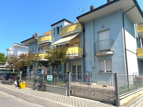 appartamento in vendita a Cesenatico in zona Villamarina