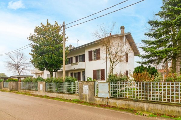casa indipendente in vendita a Cesenatico in zona Bagnarola