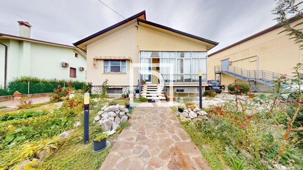 casa indipendente in vendita a Cesenatico in zona Sala