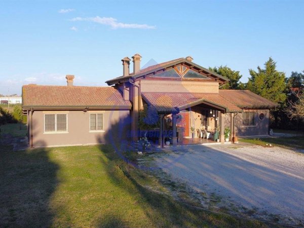 casa indipendente in vendita a Cesenatico in zona Cannucceto