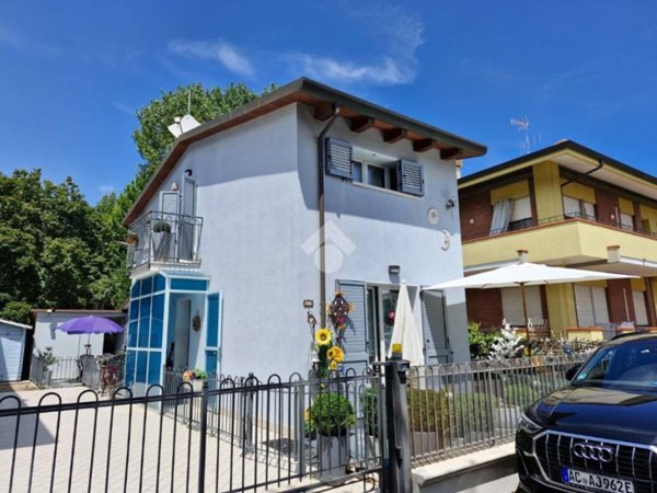 casa indipendente in vendita a Cesenatico