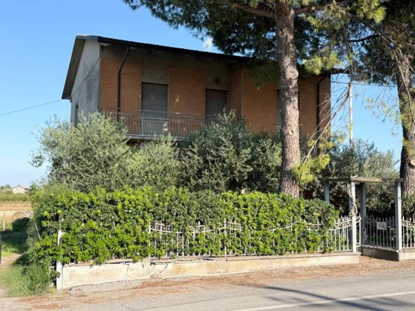 casa indipendente in vendita a Cesenatico in zona Sala