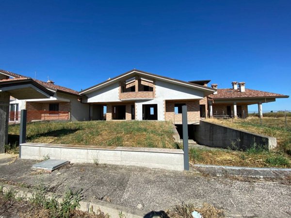 casa indipendente in vendita a Cesenatico in zona Capannaguzzo