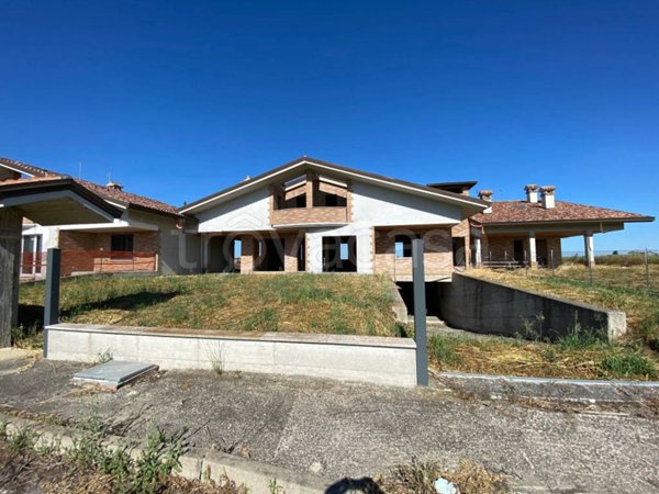 casa indipendente in vendita a Cesenatico in zona Villalta