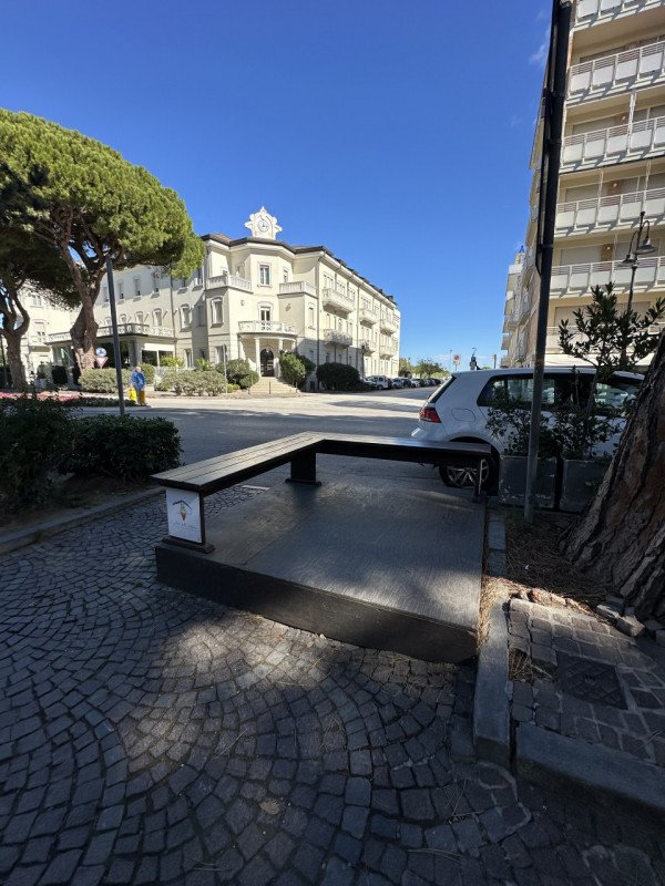 negozio in vendita a Cesenatico