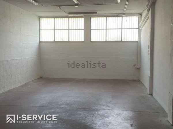 locale di sgombero in vendita a Cesenatico