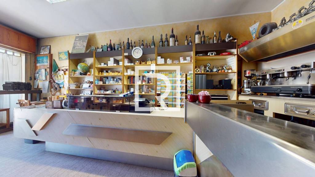 negozio in vendita a Cesenatico in zona Sala