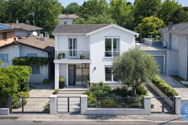 casa indipendente in vendita a Cesenatico