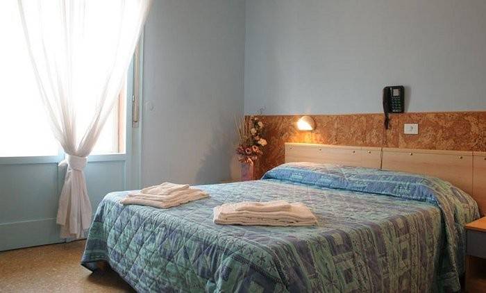 negozio in vendita a Cesenatico in zona Valverde