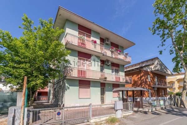 appartamento in vendita a Cesenatico in zona Villamarina