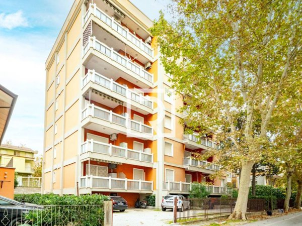 appartamento in vendita a Cesenatico in zona Villamarina
