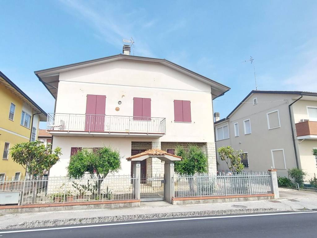 casa indipendente in vendita a Cesenatico