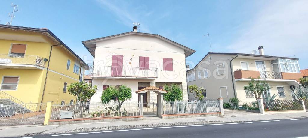 casa indipendente in vendita a Cesenatico