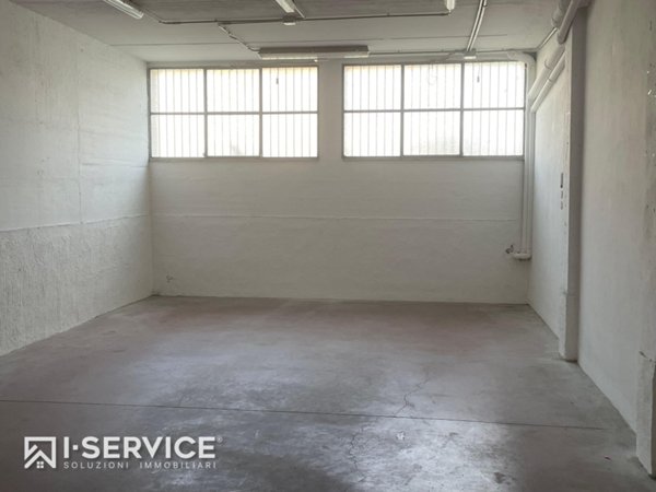 locale di sgombero in vendita a Cesenatico