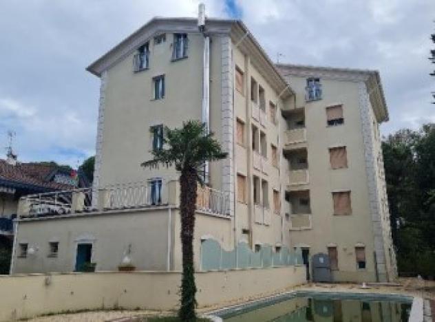 negozio in vendita a Cesenatico