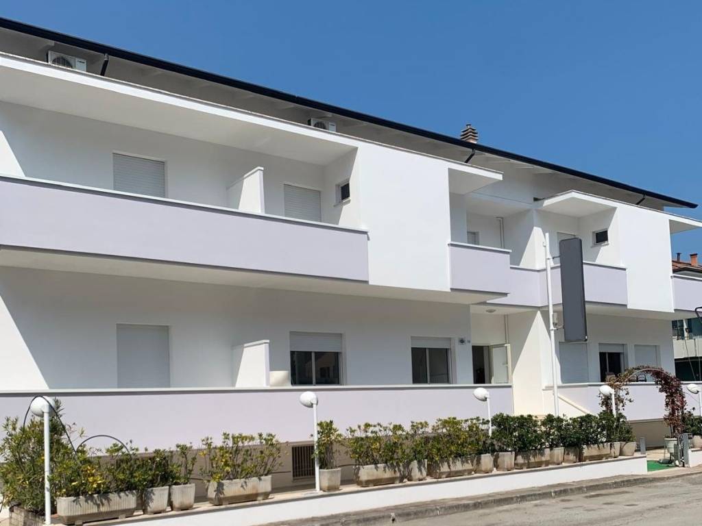 negozio in vendita a Cesenatico